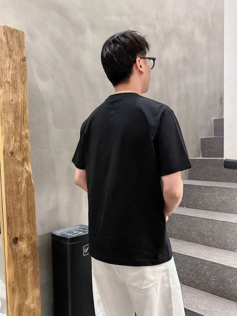 Louis Vuitton T-Shirts Chic 133637