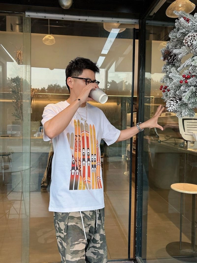 Louis Vuitton T-Shirts WellDesigned 133631