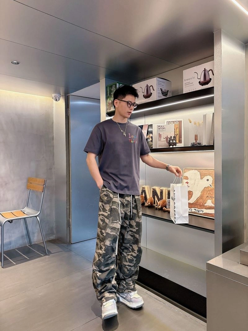 Louis Vuitton T-Shirts Practical 133628