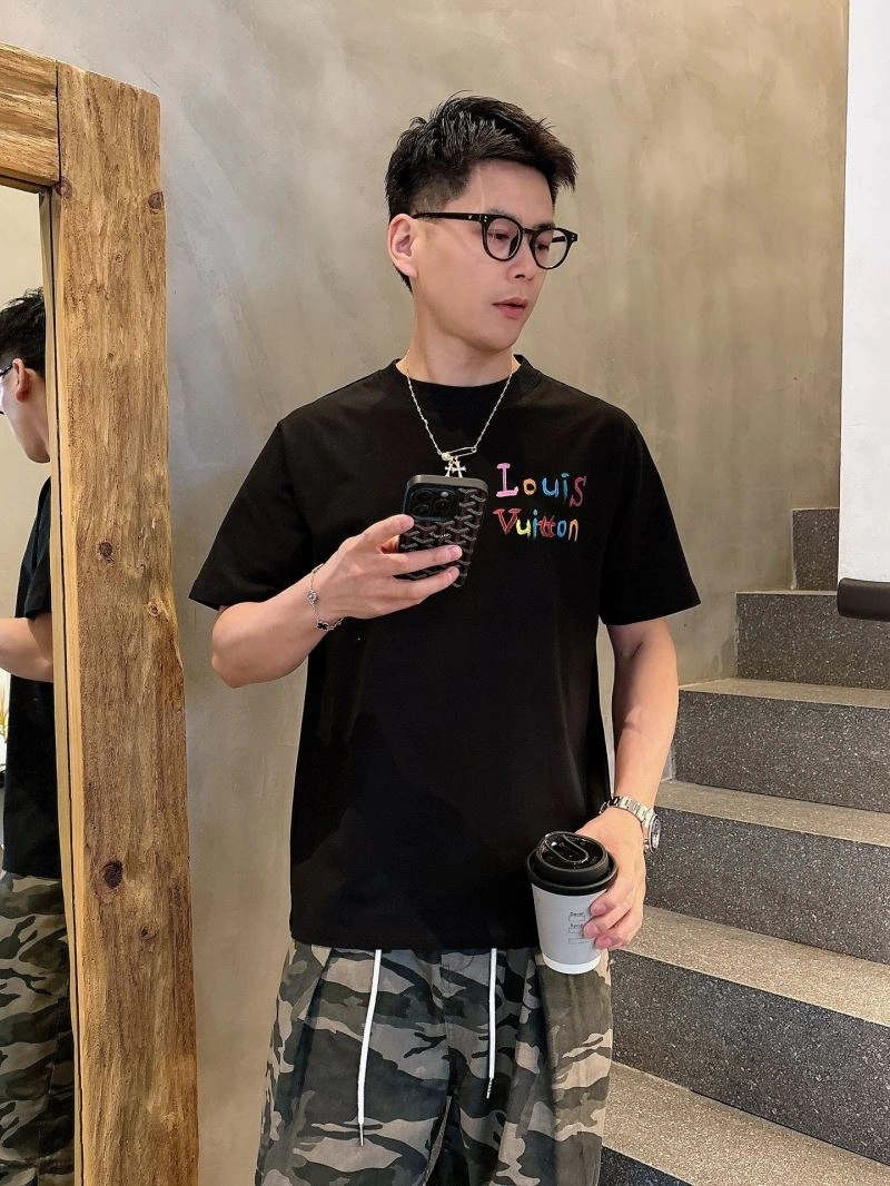 Supportive Louis Vuitton T-Shirts 133621