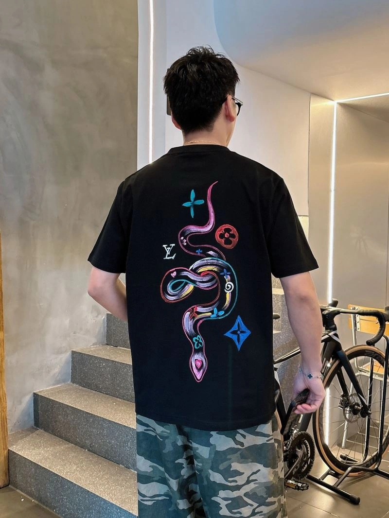 Supportive Louis Vuitton T-Shirts 133621