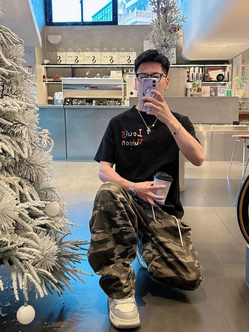 Supportive Louis Vuitton T-Shirts 133621
