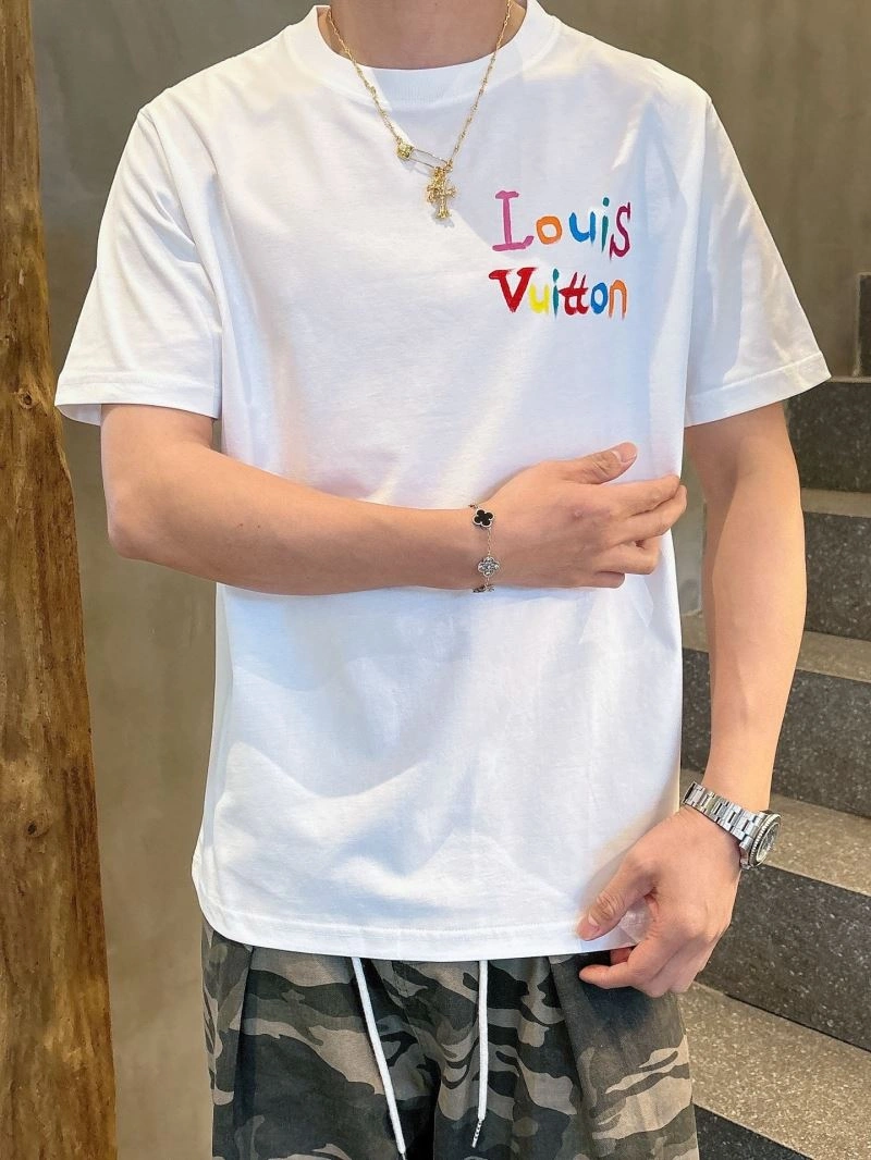 Unisex Louis Vuitton T-Shirts 133623
