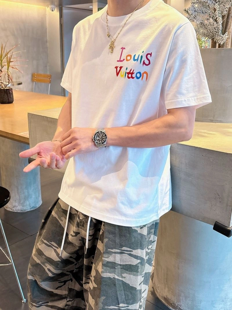 Unisex Louis Vuitton T-Shirts 133623