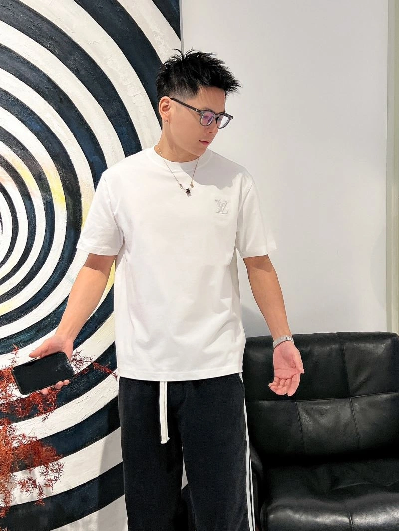DailyWear Louis Vuitton T-Shirts 133613