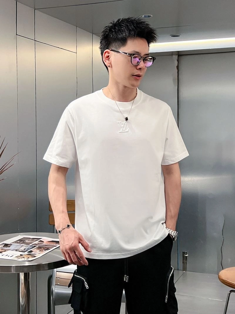 EyeCatching Louis Vuitton T-Shirts 133610