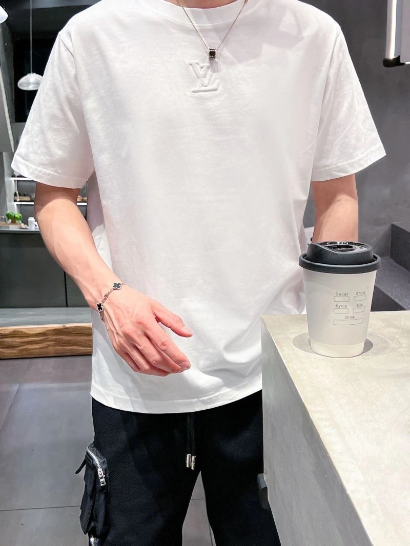 EyeCatching Louis Vuitton T-Shirts 133610