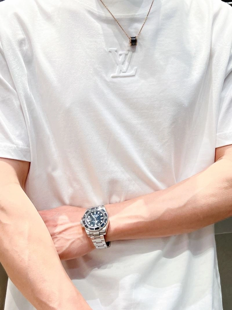 EyeCatching Louis Vuitton T-Shirts 133610