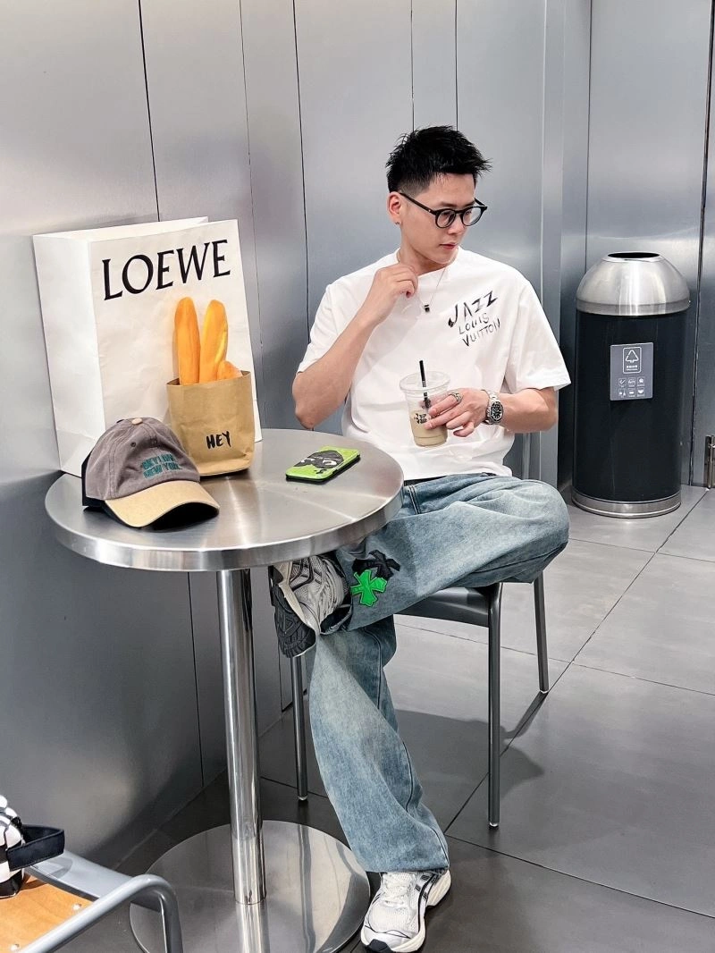 Fashionable Louis Vuitton T-Shirts 133616