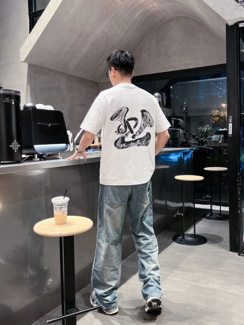 Fashionable Louis Vuitton T-Shirts 133616