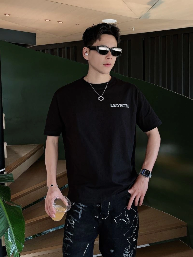 SmoothTexture Louis Vuitton T-Shirts 133620