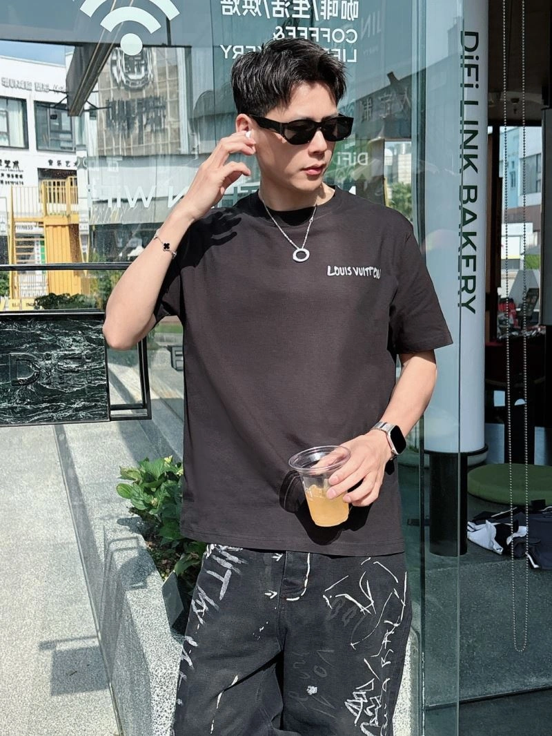 SmoothTexture Louis Vuitton T-Shirts 133620