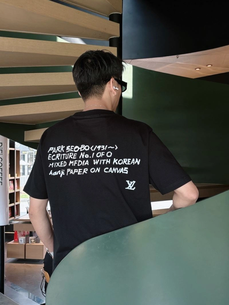 SmoothTexture Louis Vuitton T-Shirts 133620
