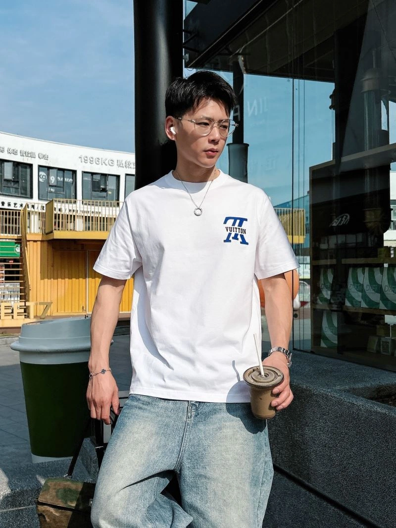 EyeCatching Louis Vuitton T-Shirts 133630