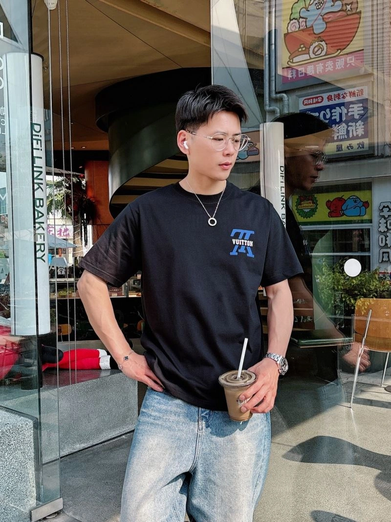 Louis Vuitton T-Shirts Trendy 133612