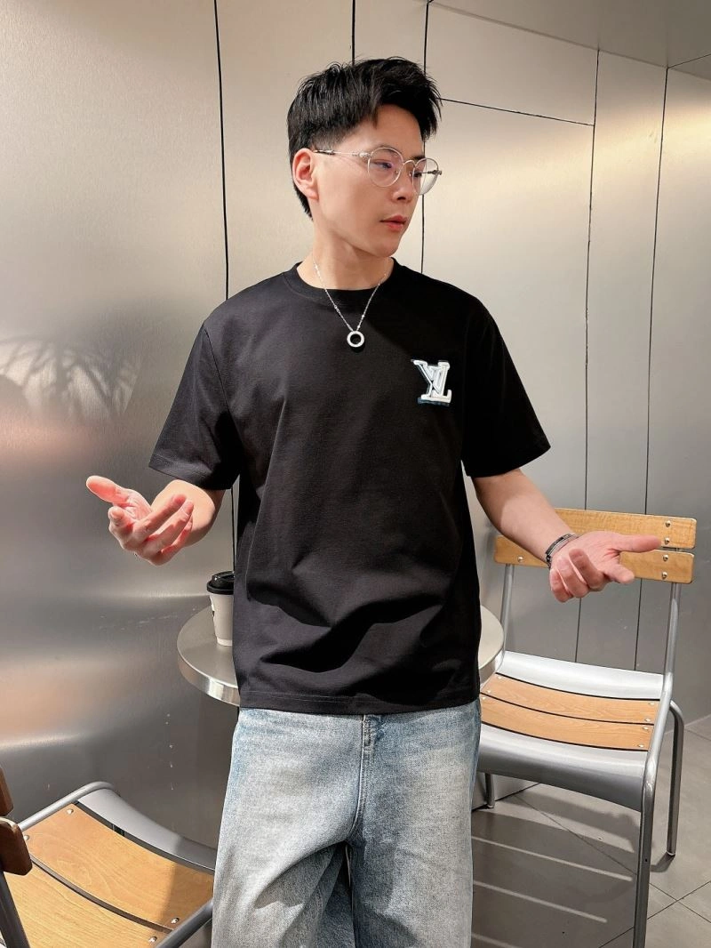 Lightweight Louis Vuitton T-Shirts 133622