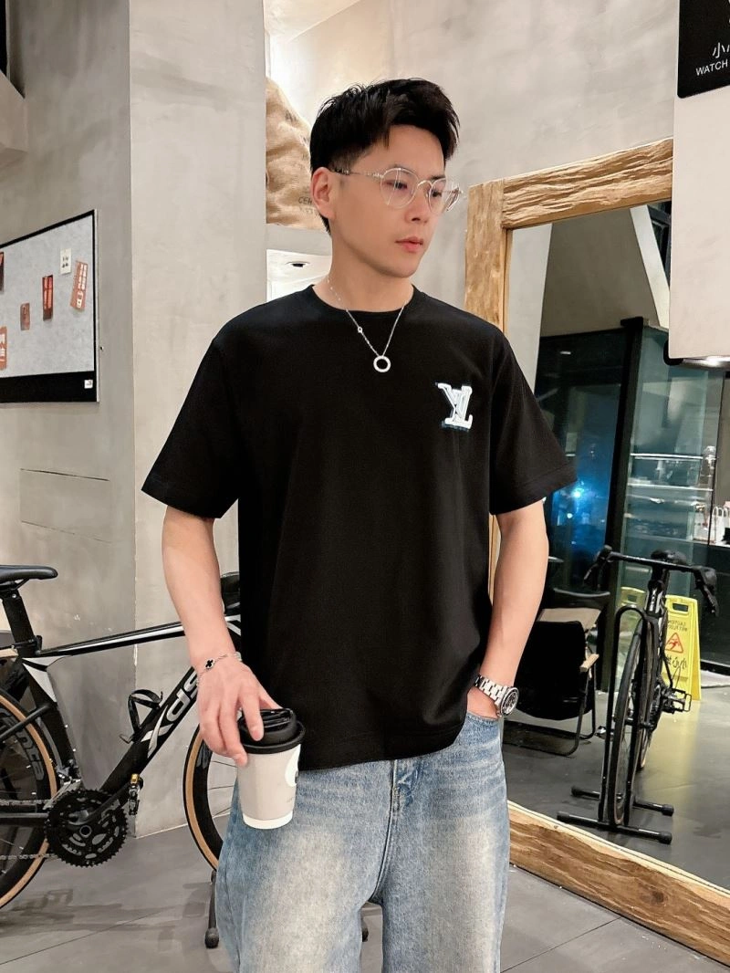 Lightweight Louis Vuitton T-Shirts 133622