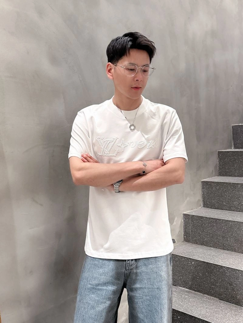 Louis Vuitton T-Shirts Popular 133627