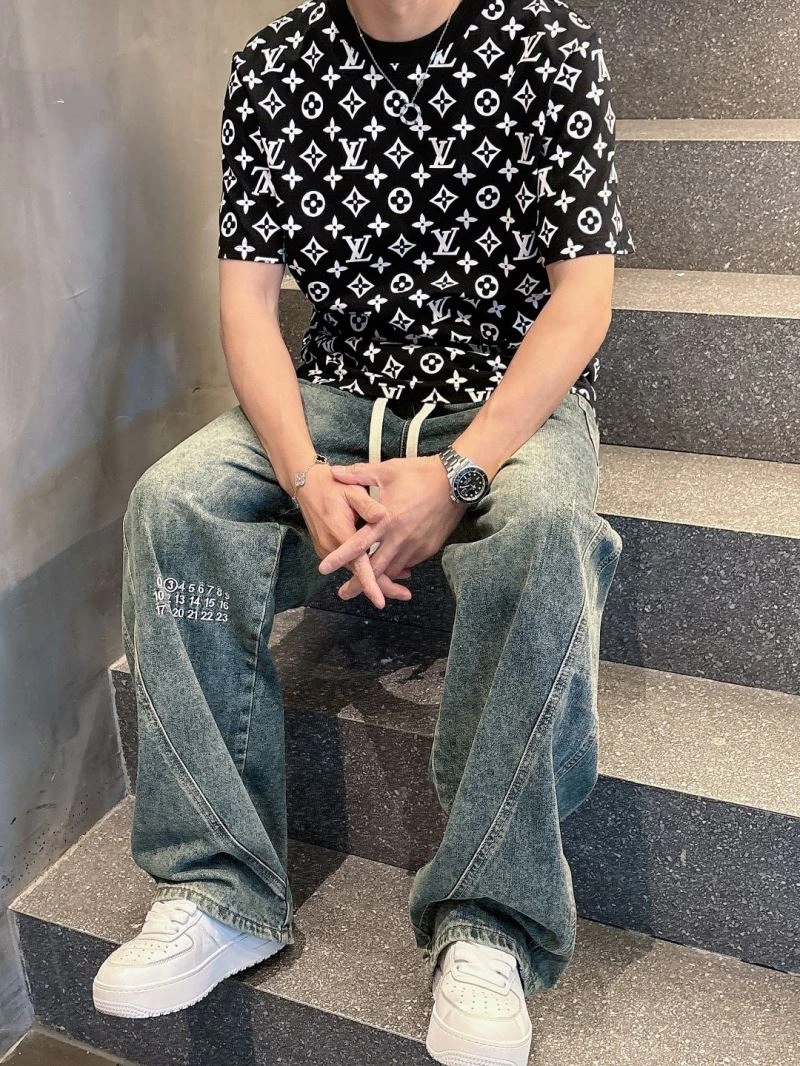 WellDesigned Louis Vuitton T-Shirts 133605
