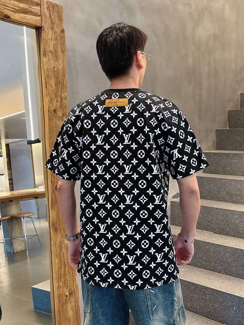 WellDesigned Louis Vuitton T-Shirts 133605