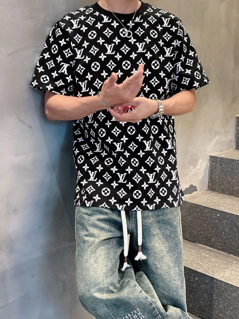 WellDesigned Louis Vuitton T-Shirts 133605