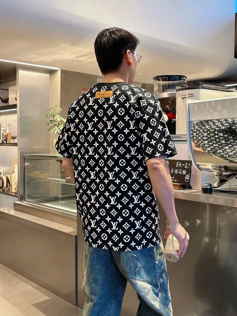 WellDesigned Louis Vuitton T-Shirts 133605