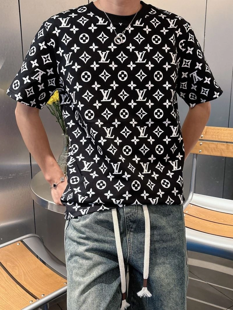 WellDesigned Louis Vuitton T-Shirts 133605