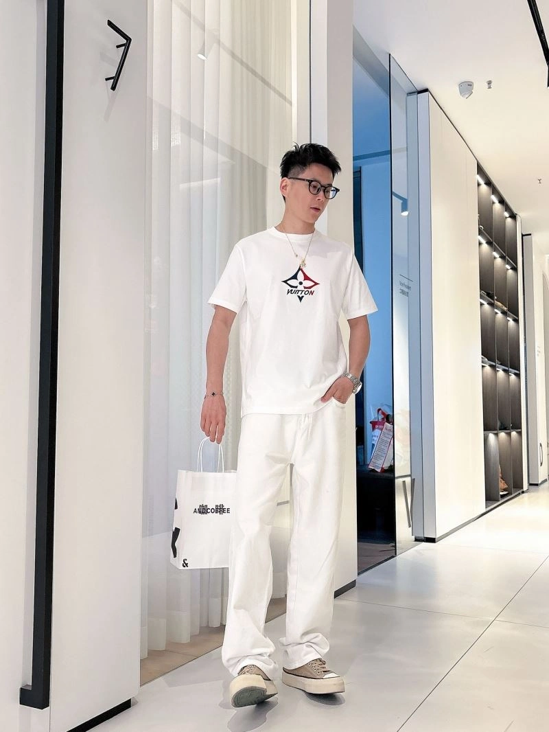EasyCare Louis Vuitton T-Shirts 133603