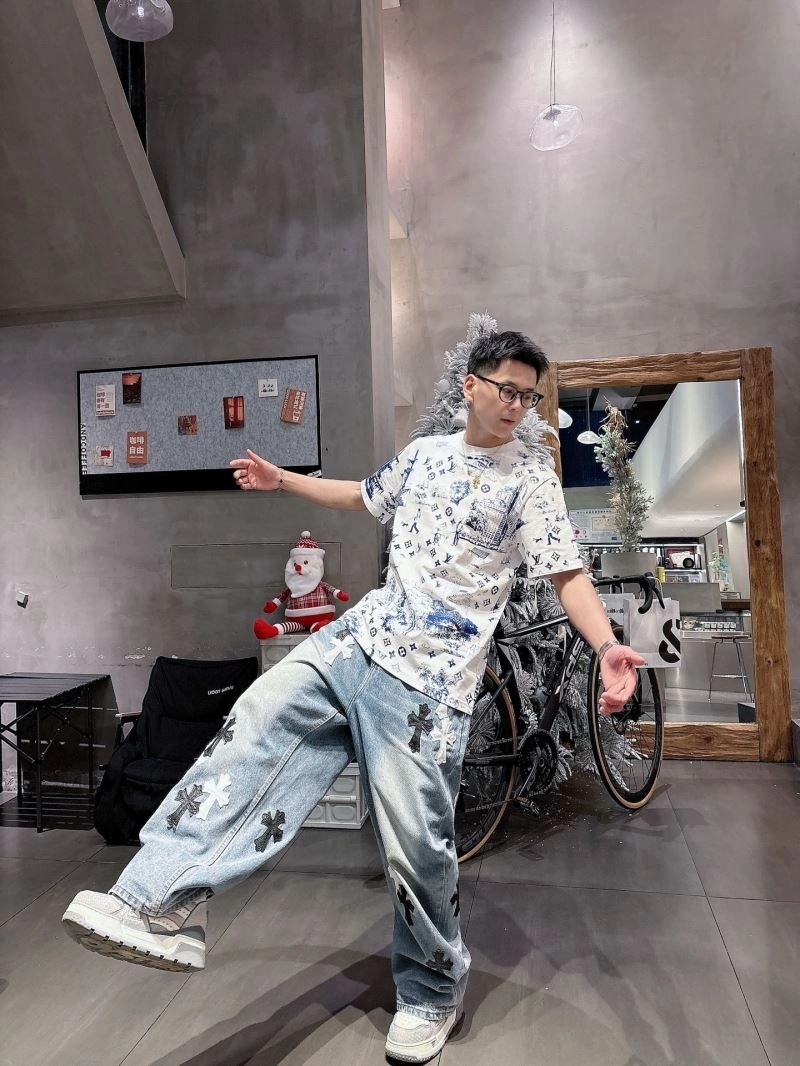 Louis Vuitton T-Shirts ModernLook 133626