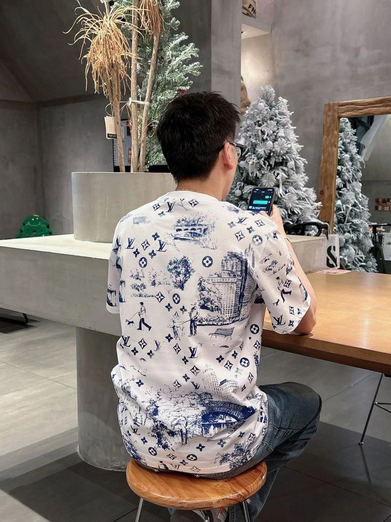 Louis Vuitton T-Shirts ModernLook 133626
