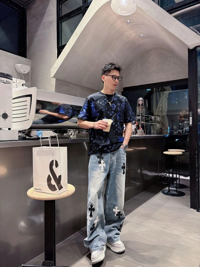 Lightweight Louis Vuitton T-Shirts 133624
