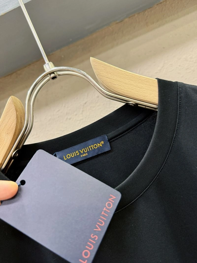 Louis Vuitton T-Shirts Compact 133619