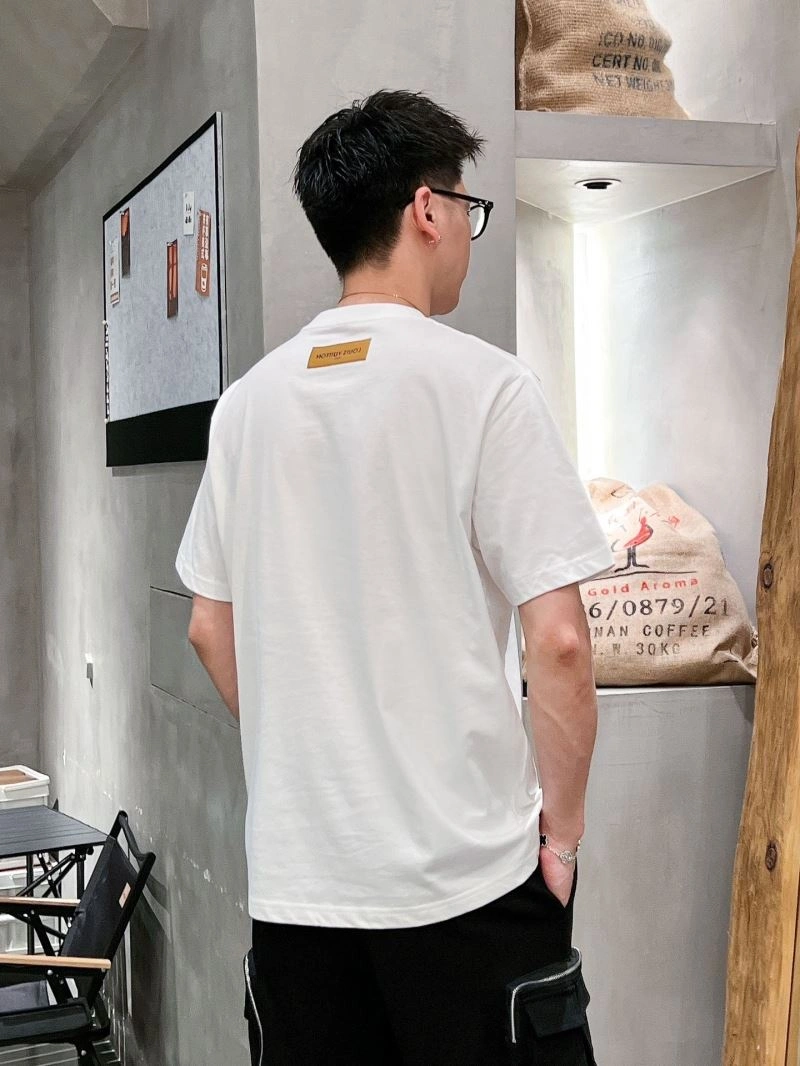 Unisex Louis Vuitton T-Shirts 133615