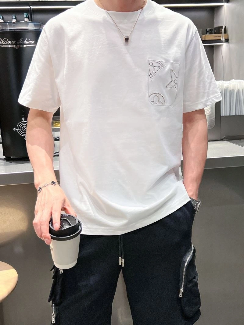 Unisex Louis Vuitton T-Shirts 133615