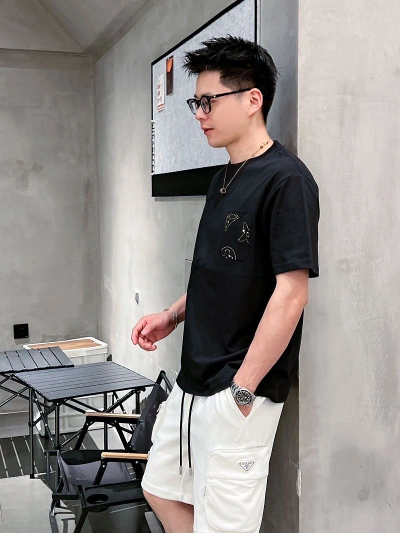 Louis Vuitton T-Shirts Soft 133606