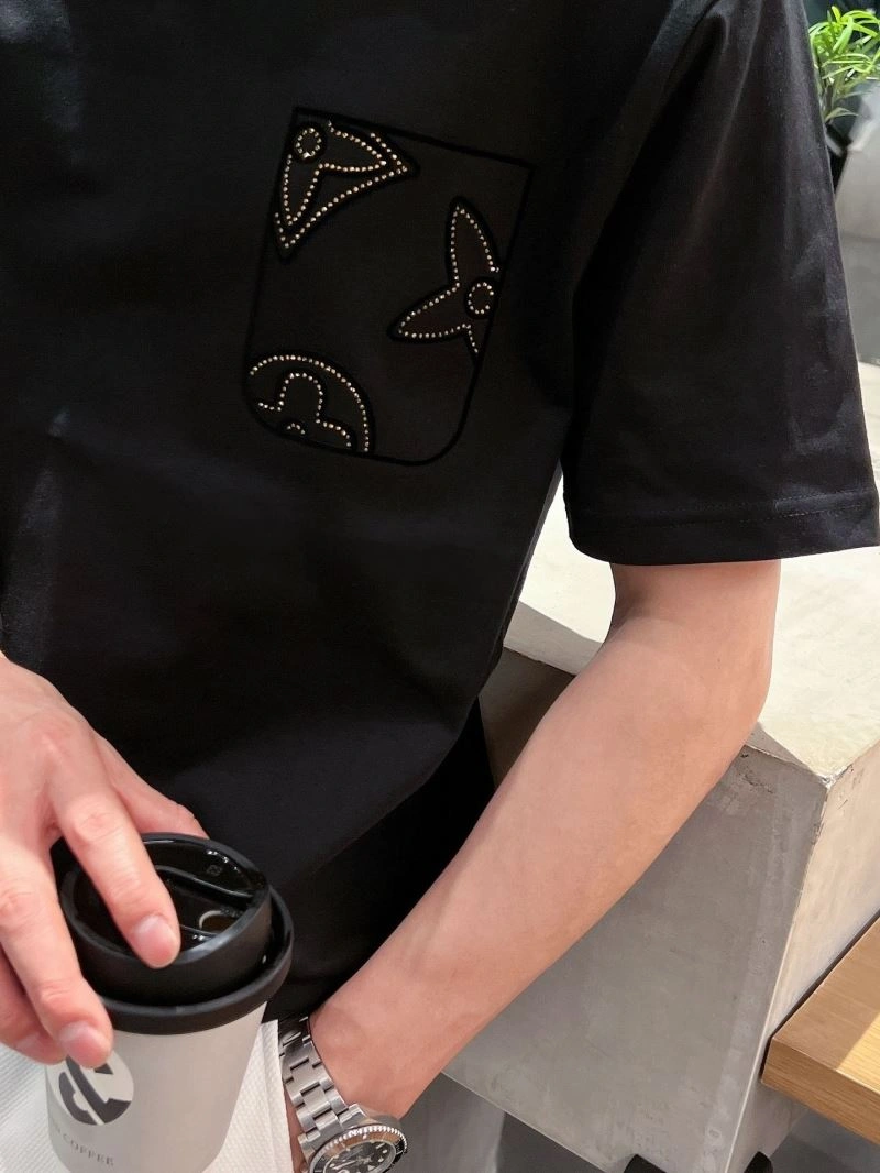 Louis Vuitton T-Shirts Soft 133606