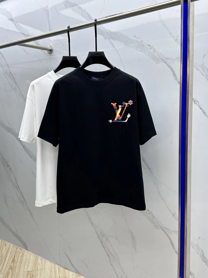 Functional Louis Vuitton T-Shirts 133596