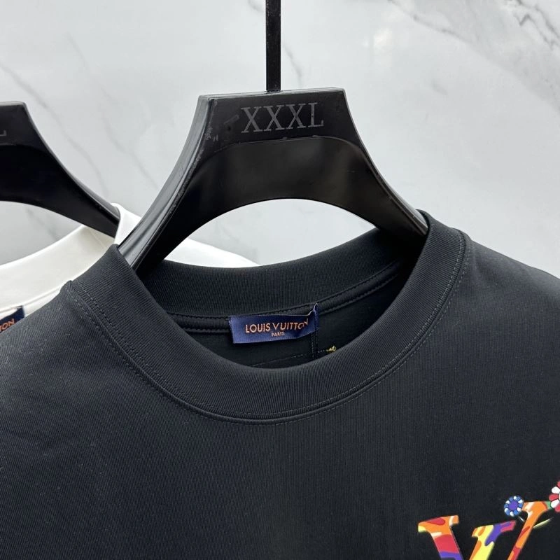 Functional Louis Vuitton T-Shirts 133596