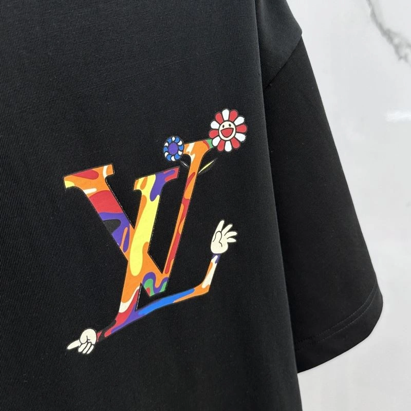 Functional Louis Vuitton T-Shirts 133596