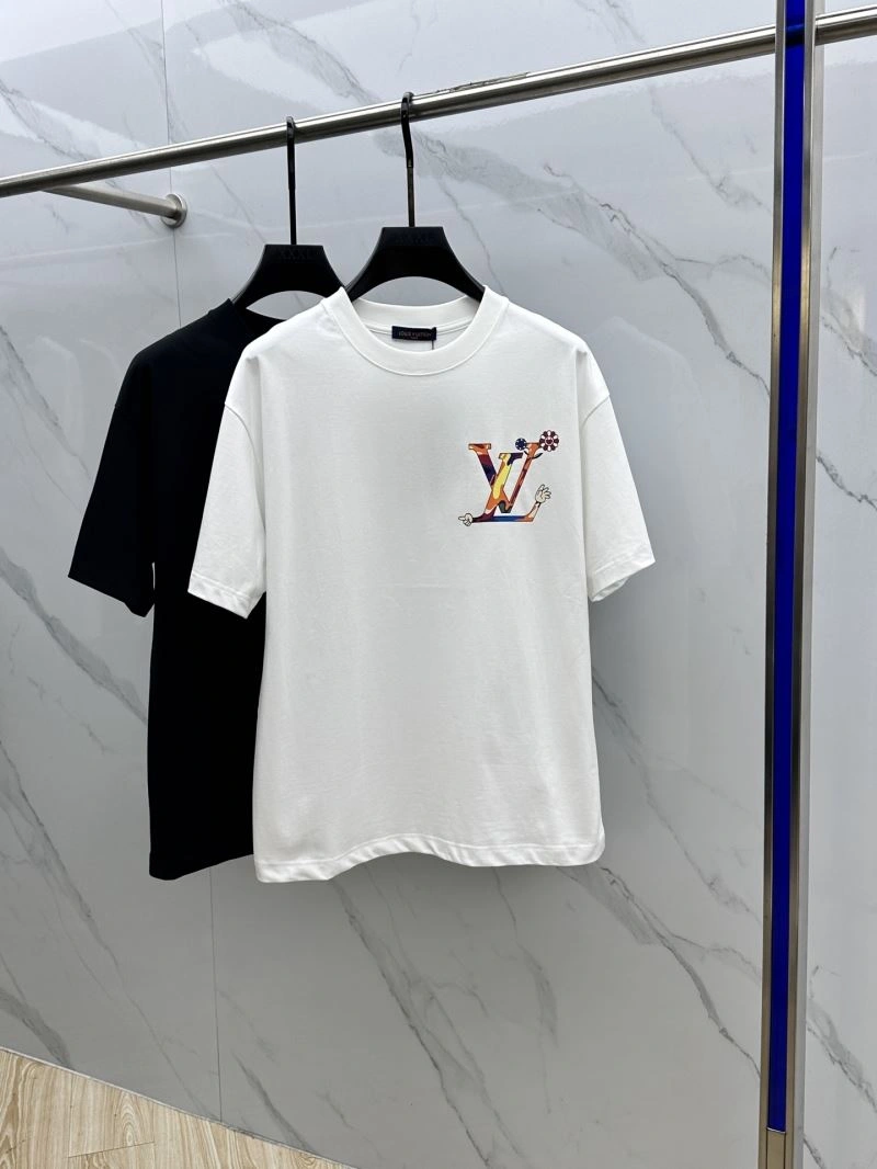 Sleek Louis Vuitton T-Shirts 133593