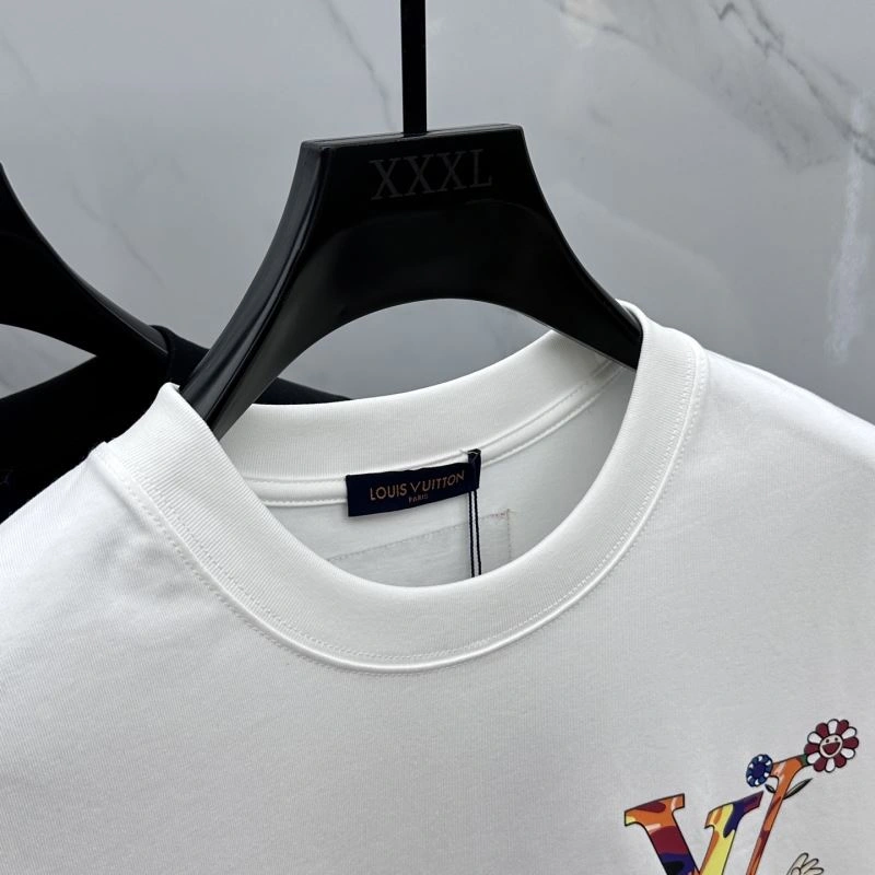 Sleek Louis Vuitton T-Shirts 133593
