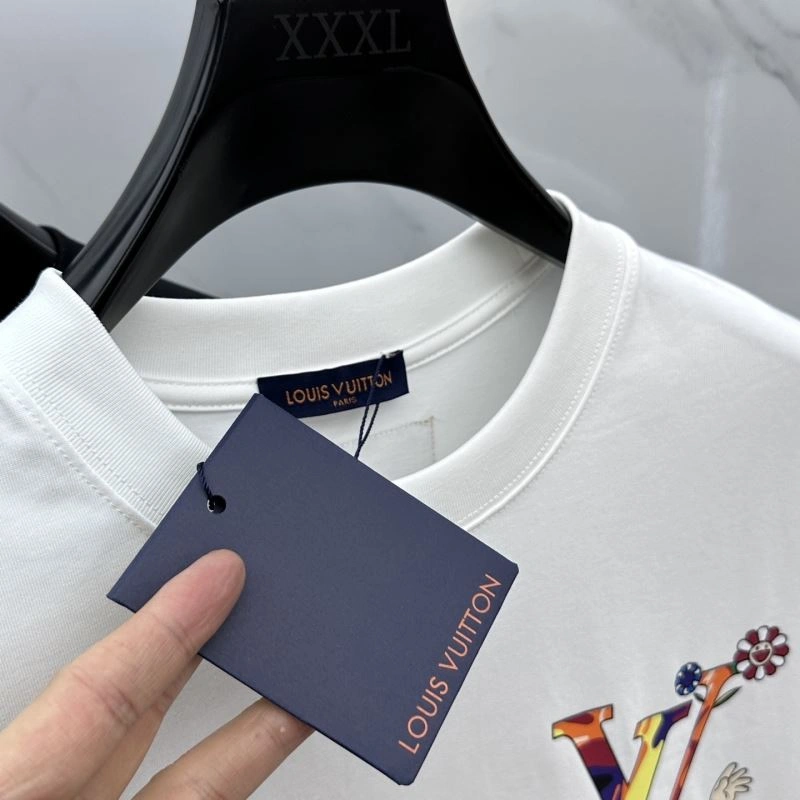 Sleek Louis Vuitton T-Shirts 133593