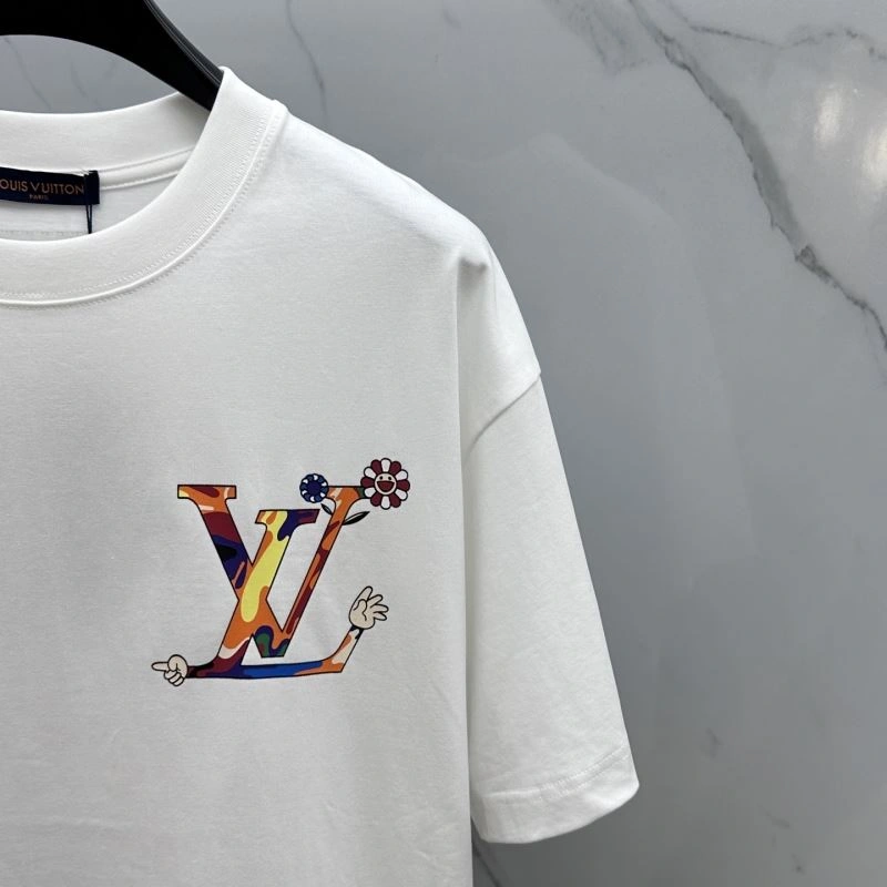 Sleek Louis Vuitton T-Shirts 133593