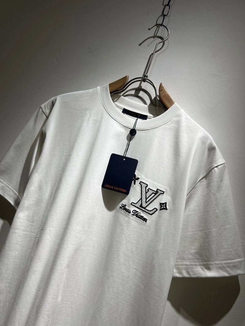 Trendy Louis Vuitton T-Shirts 133571