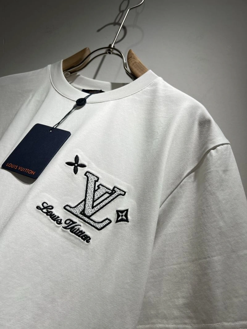 Trendy Louis Vuitton T-Shirts 133571