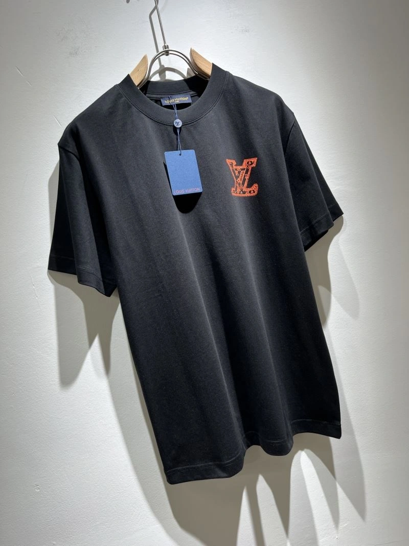 Stretchable Louis Vuitton T-Shirts 133572