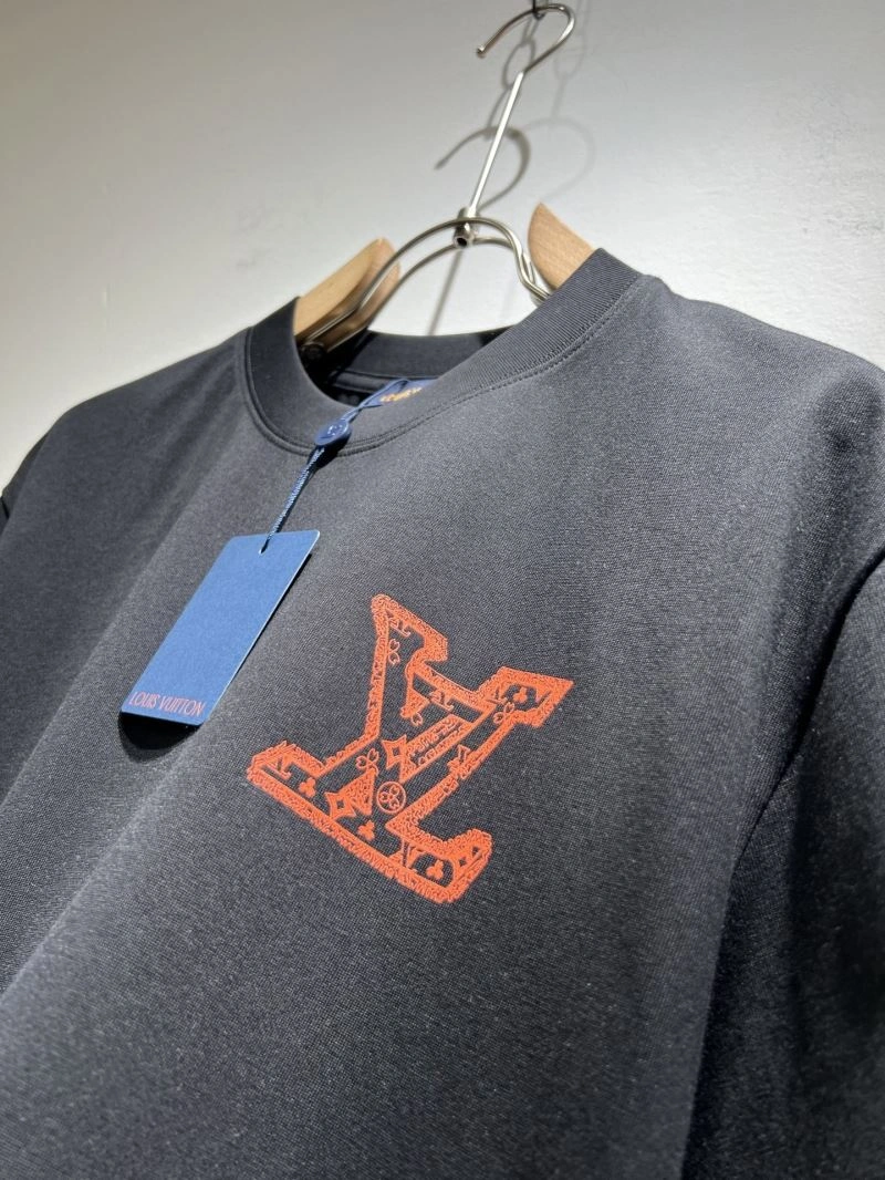 Stretchable Louis Vuitton T-Shirts 133572