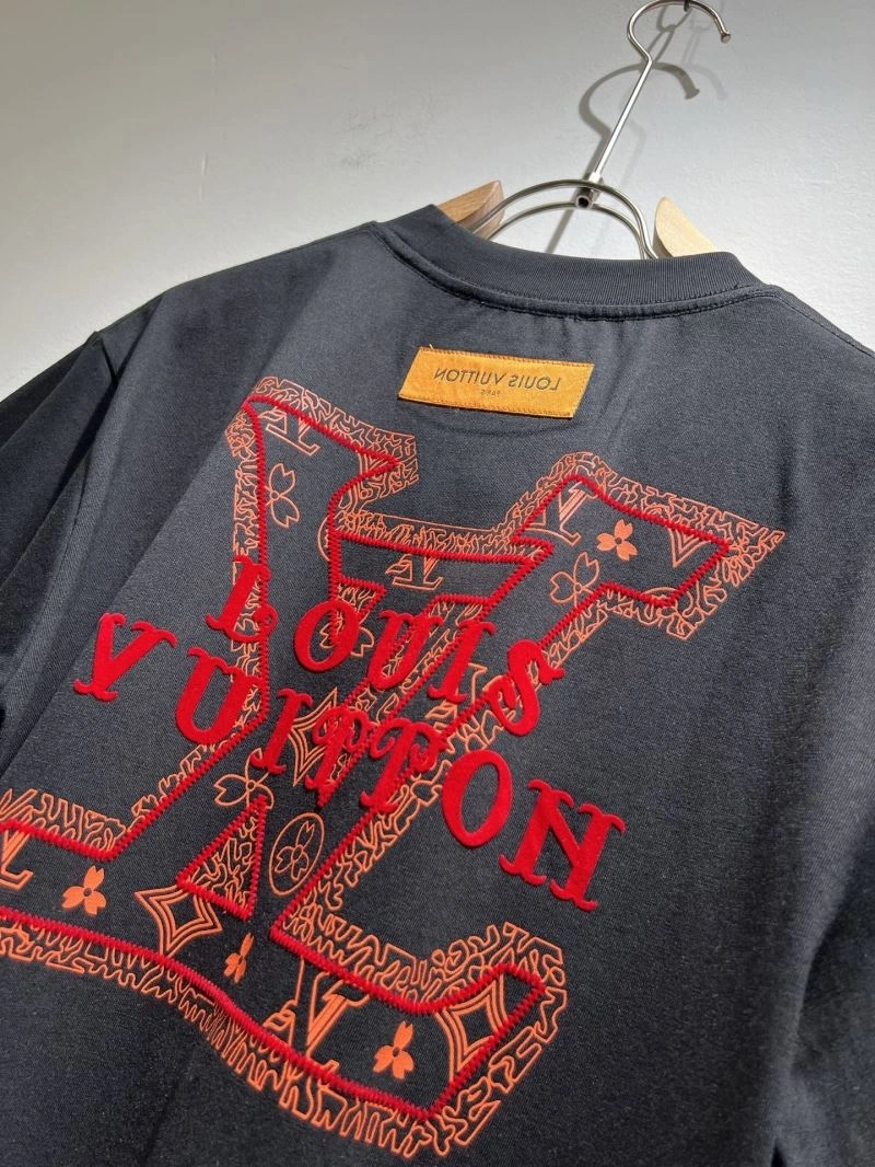 Stretchable Louis Vuitton T-Shirts 133572