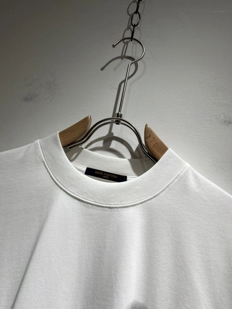 Louis Vuitton T-Shirts Modern 133563