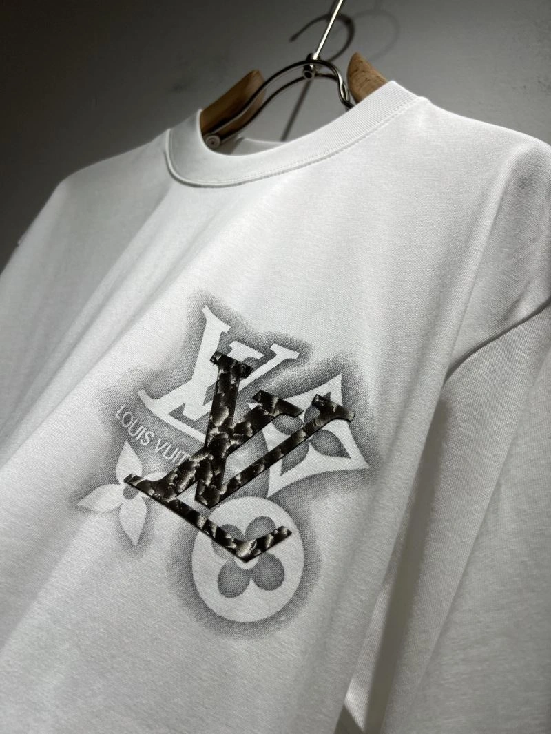 Louis Vuitton T-Shirts Modern 133563